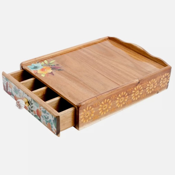 Pioneer woman, K cup holder, paintbrush or crafts organizer.  Airbnb - Picture 2 of 11